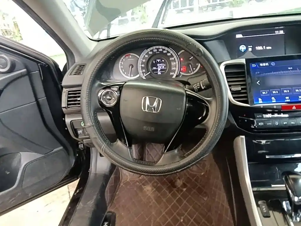 Honda Accord 2018 — фото 17
