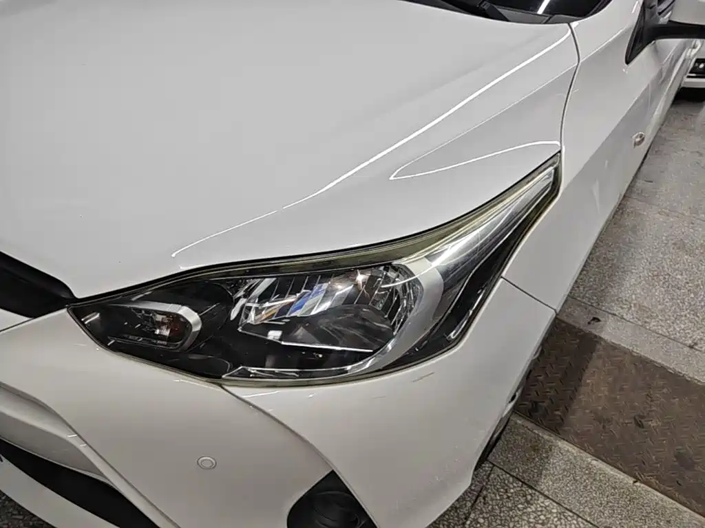 Toyota Yaris L 2017 — фото 24
