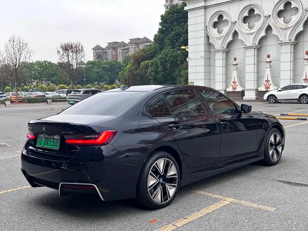 BMW i3 2024 — фото 8