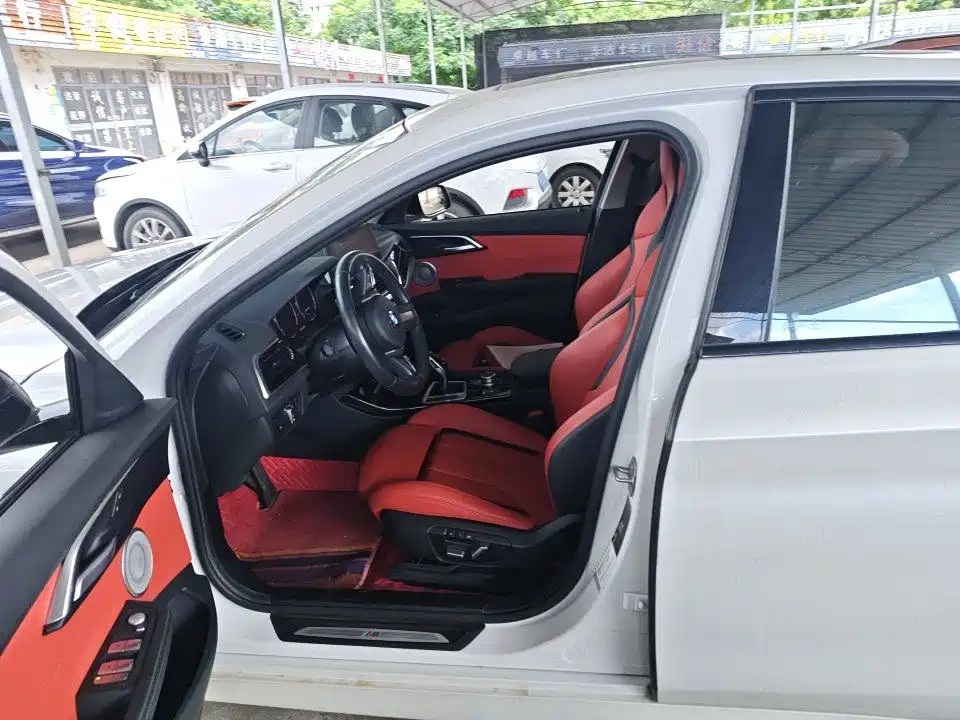 BMW 1 Series 2021