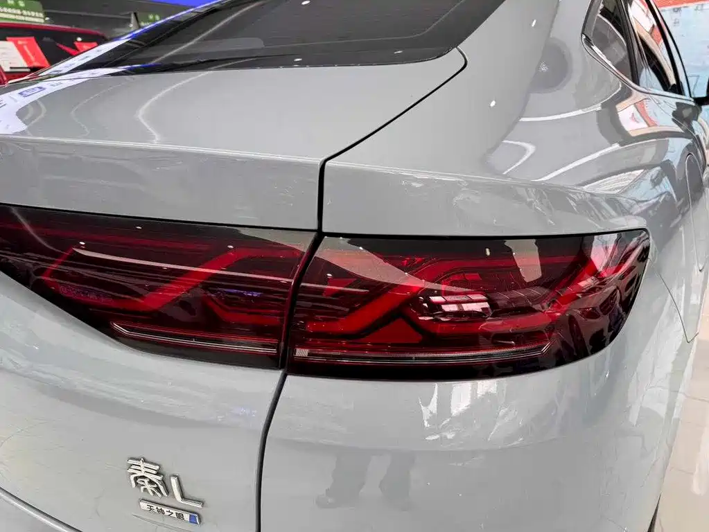 BYD Qin L 2025 — фото 22