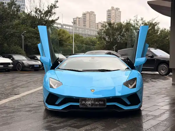 Lamborghini Aventador 2020