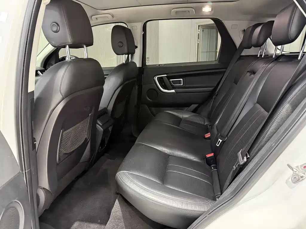 Land Rover Discovery Sport 2019 — фото 7