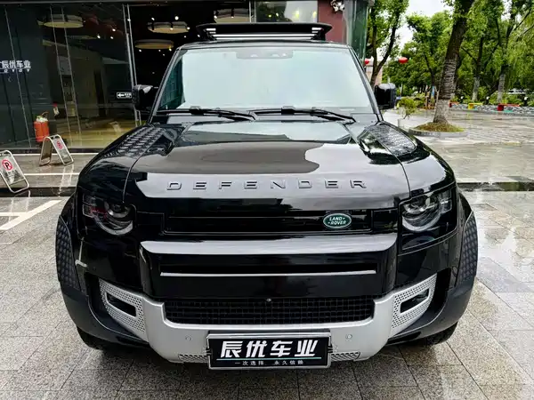 Land Rover Defender 2023