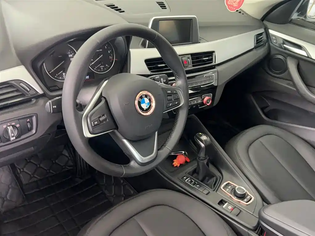 BMW X1 2017 — фото 13