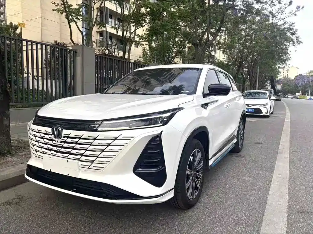 Changan CS75 PLUS 2024 — фото 1