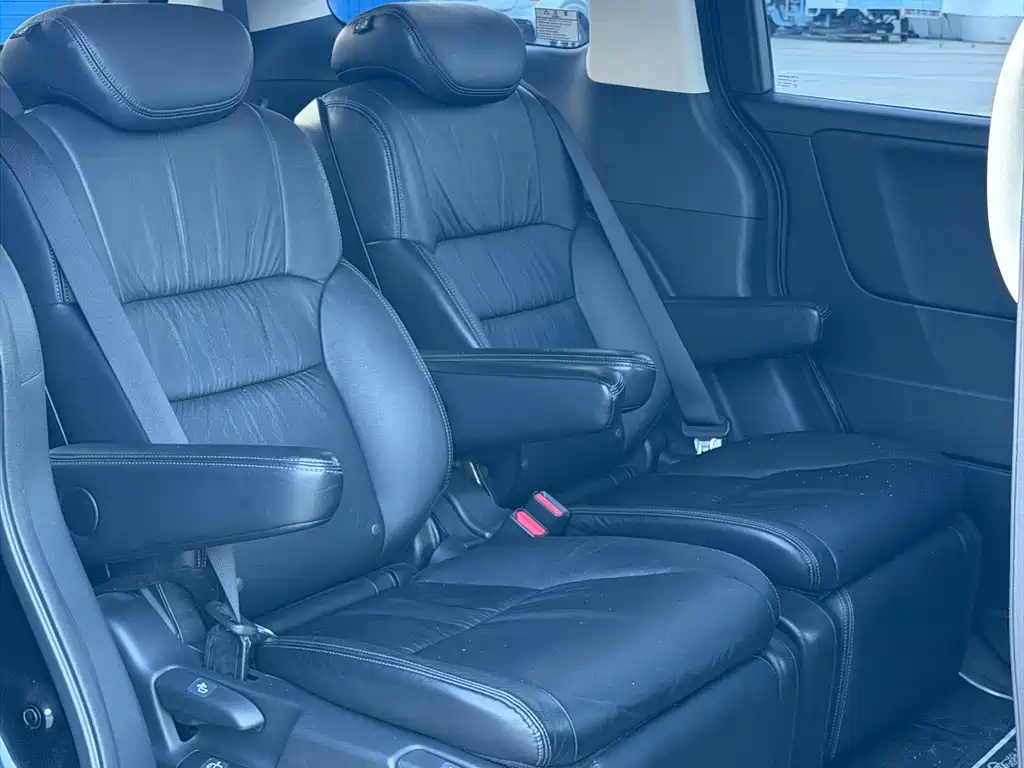 Honda Odyssey 2018 — фото 15