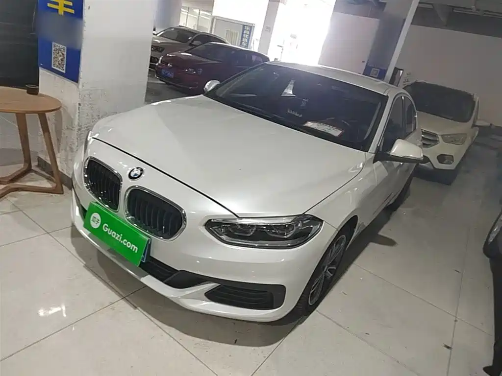 BMW 1 Series 2020 — фото 1