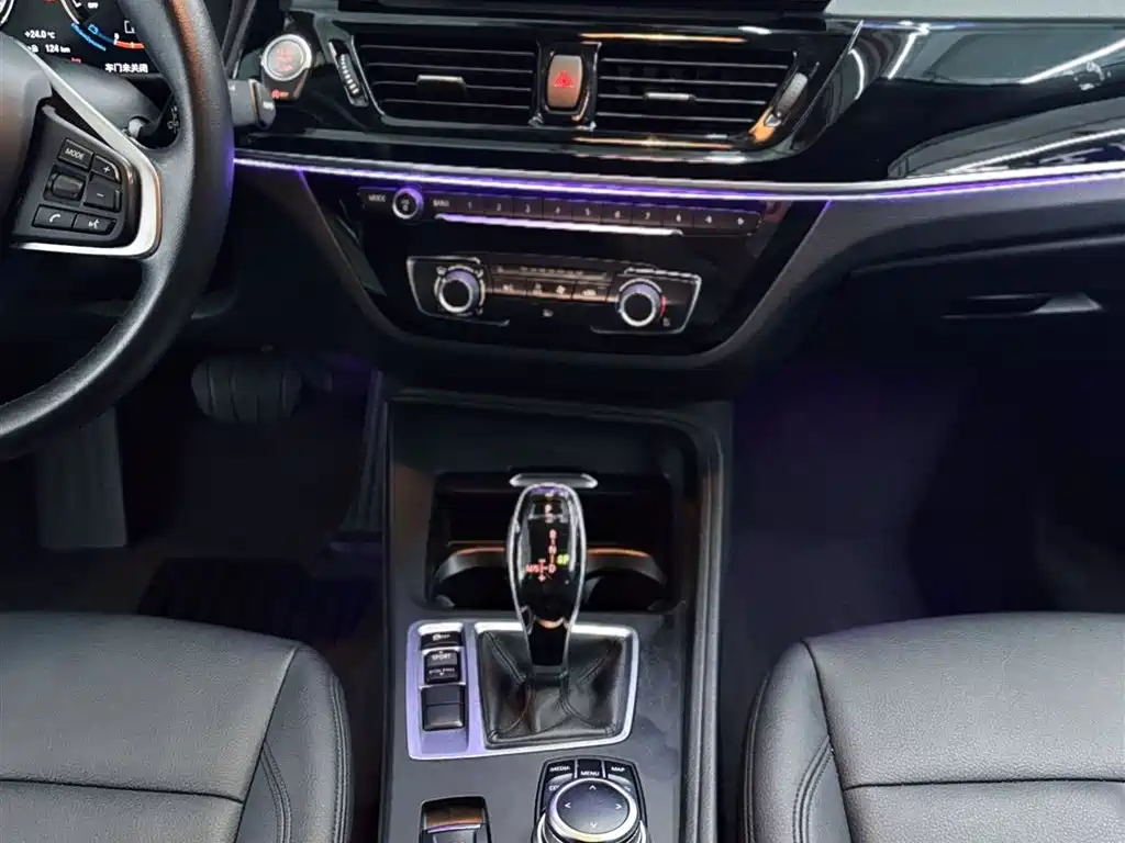 BMW 1 Series 2022 — фото 13
