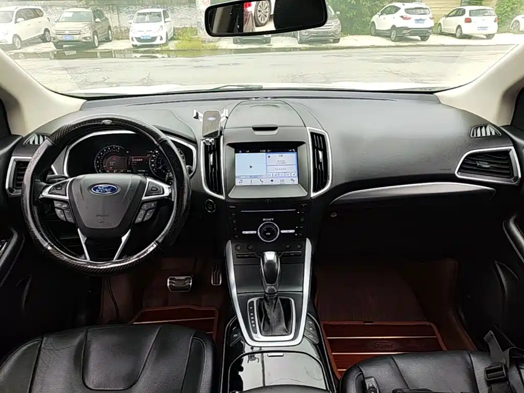 Ford Edge 2017 — фото 10