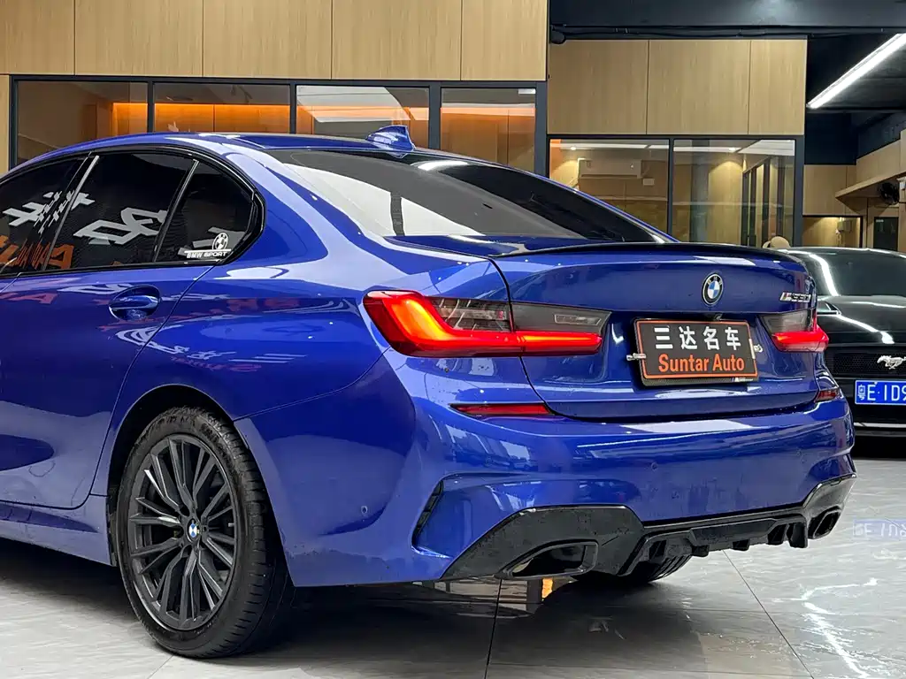 BMW 3 Series 2019 — фото 17