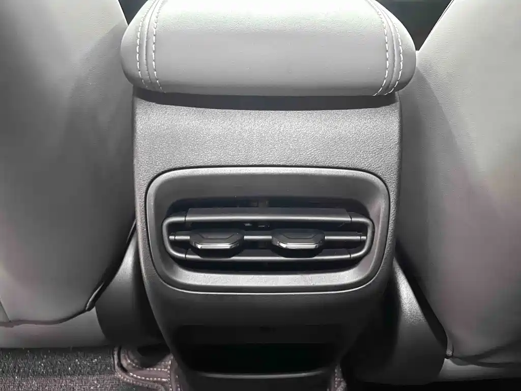Geely Galaxy Starwish 2026 — фото 11