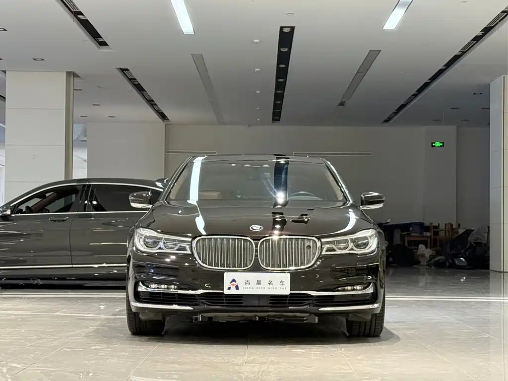 BMW 7 Series 2018 — фото 2