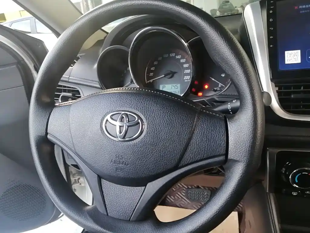 Toyota Yaris L 2019 — фото 11