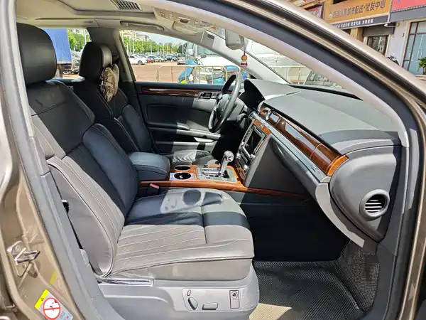 Volkswagen Phaeton 2012