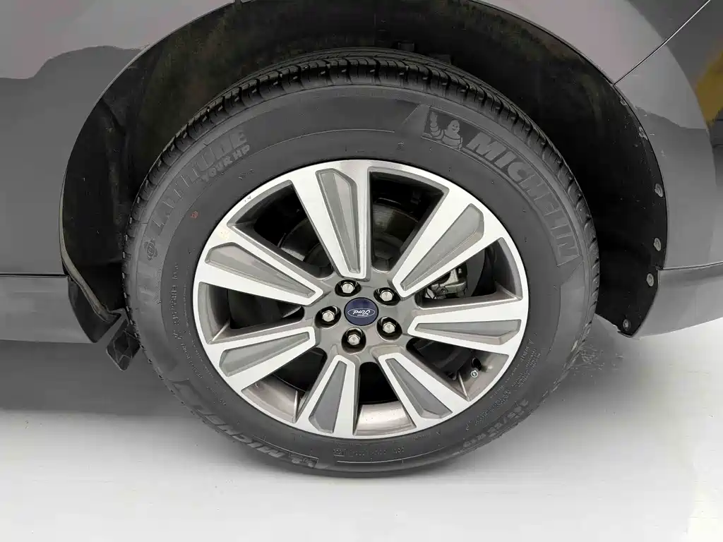 Ford Edge 2022 — фото 12