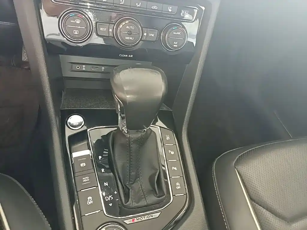 Volkswagen Tiguan L 2018 — фото 14