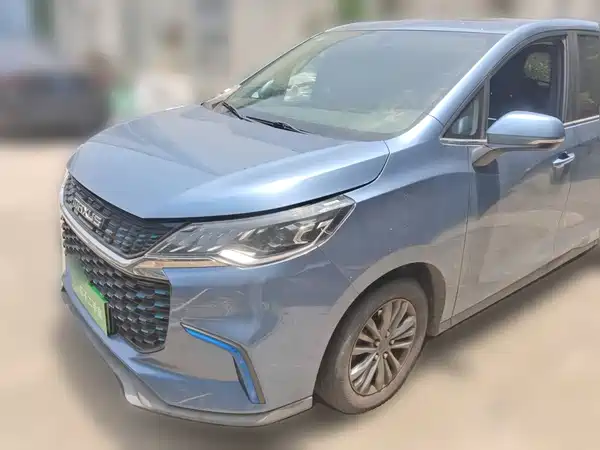 Maxus EUNIQ 5 2021