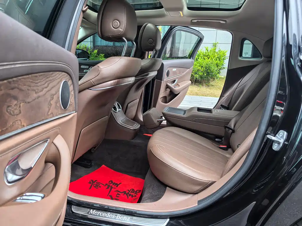 Mercedes-Benz E-Class 2020 — фото 11