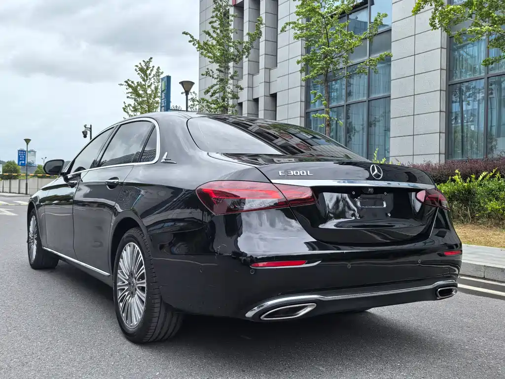 Mercedes-Benz E-Class 2020 — фото 16