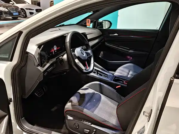 Volkswagen Golf GTI 2021