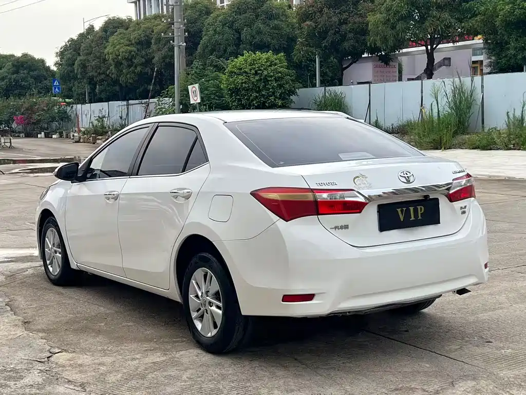 Toyota Corolla 2017 — фото 9