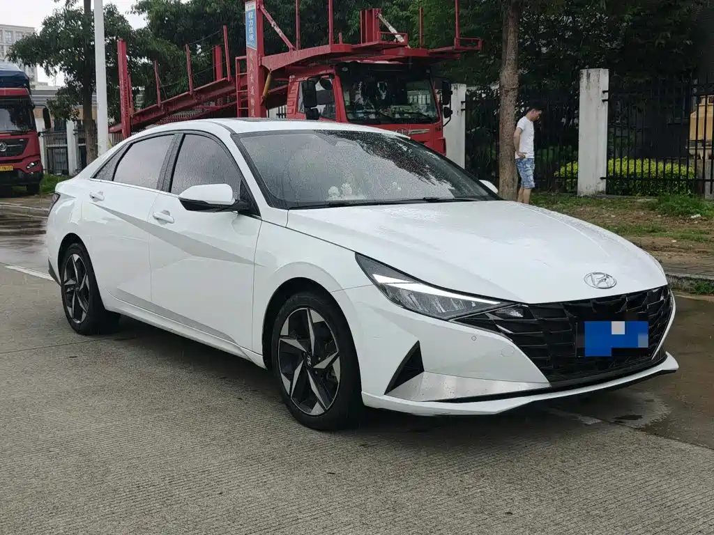 Hyundai Elantra 2023