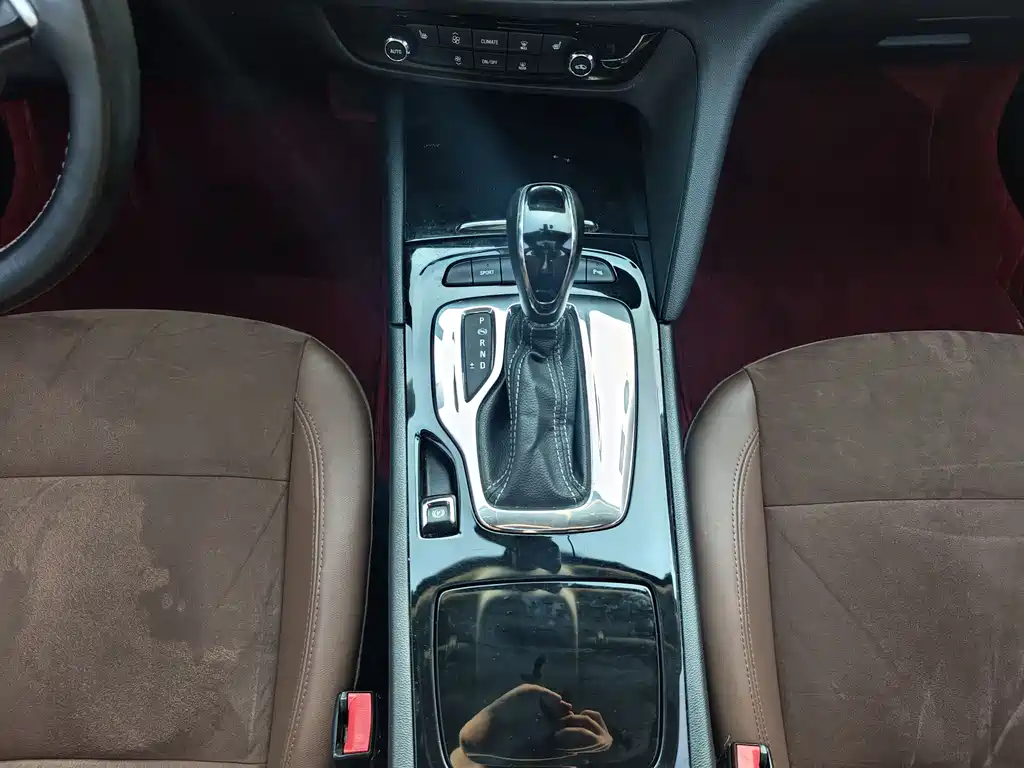 Buick Regal 2019 — фото 16