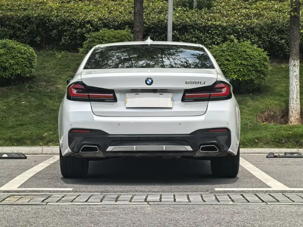 BMW 5 Series 2023 — фото 14
