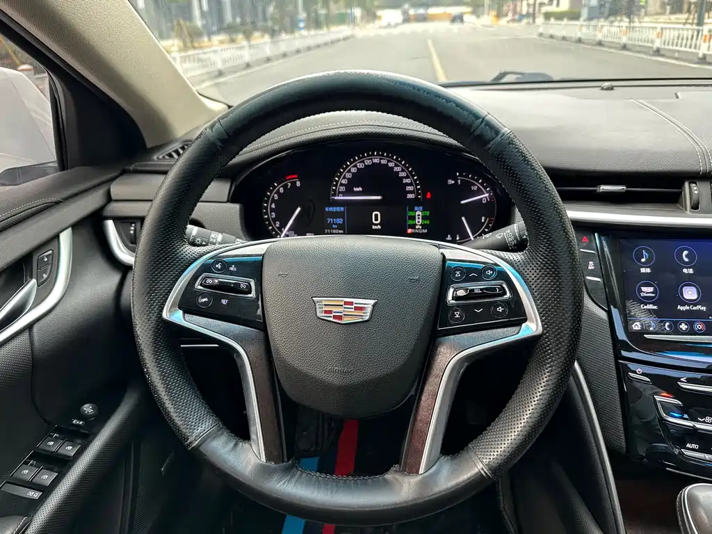 Cadillac XTS 2019 — фото 13