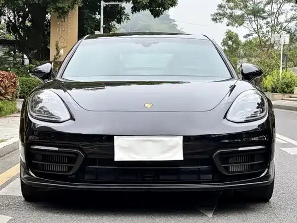 Porsche Panamera 2022