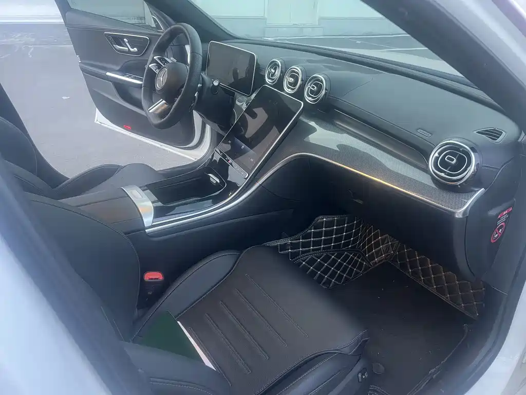 Mercedes-Benz C-Class 2023 — фото 7