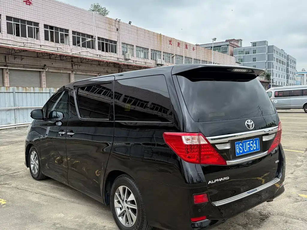 Toyota Alphard 2014 — фото 10
