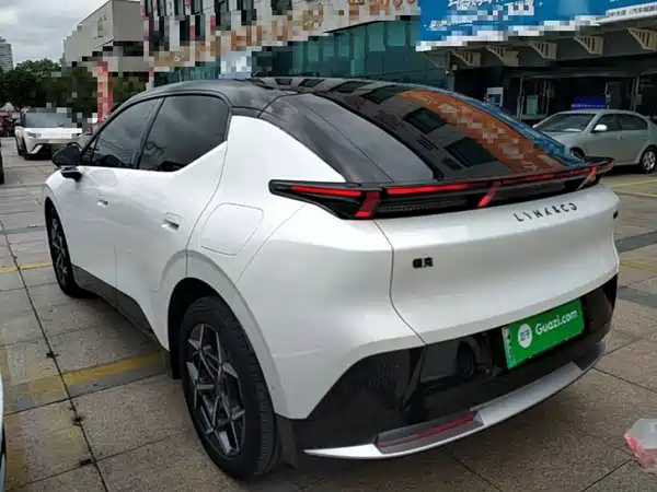 Lynk & Co Z20 2025