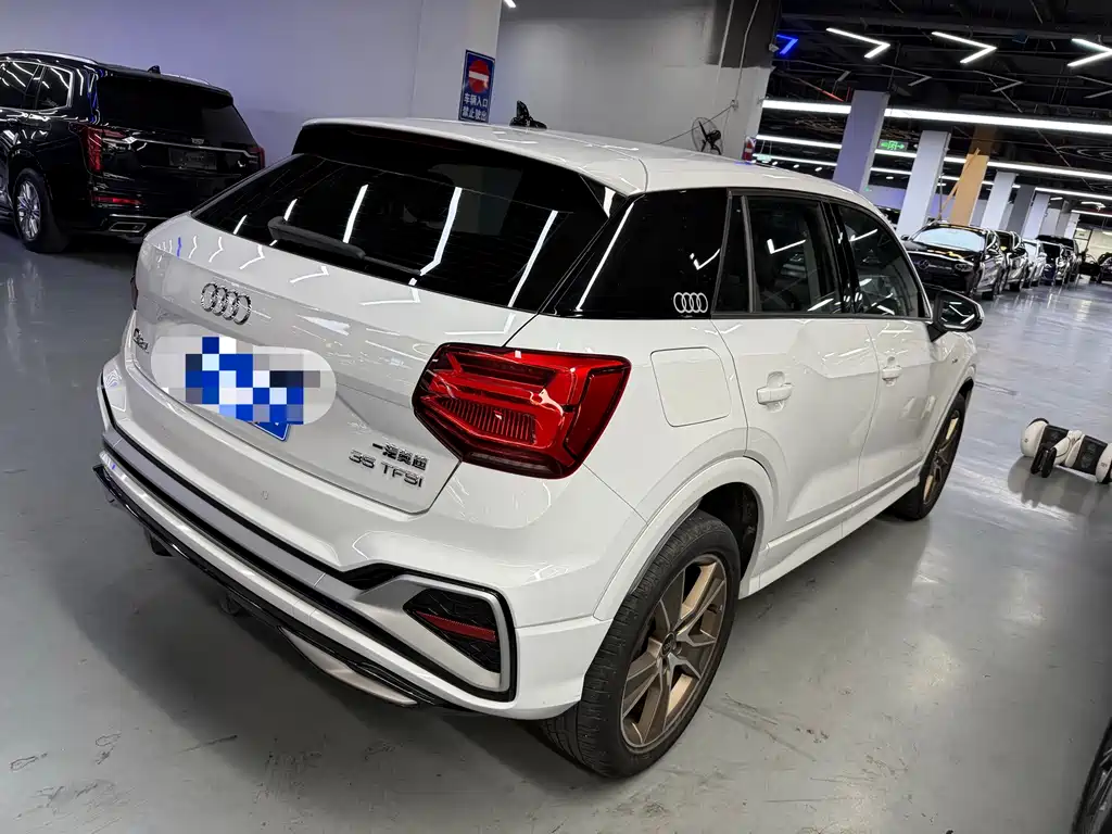 Audi Q2L 2023 — фото 17