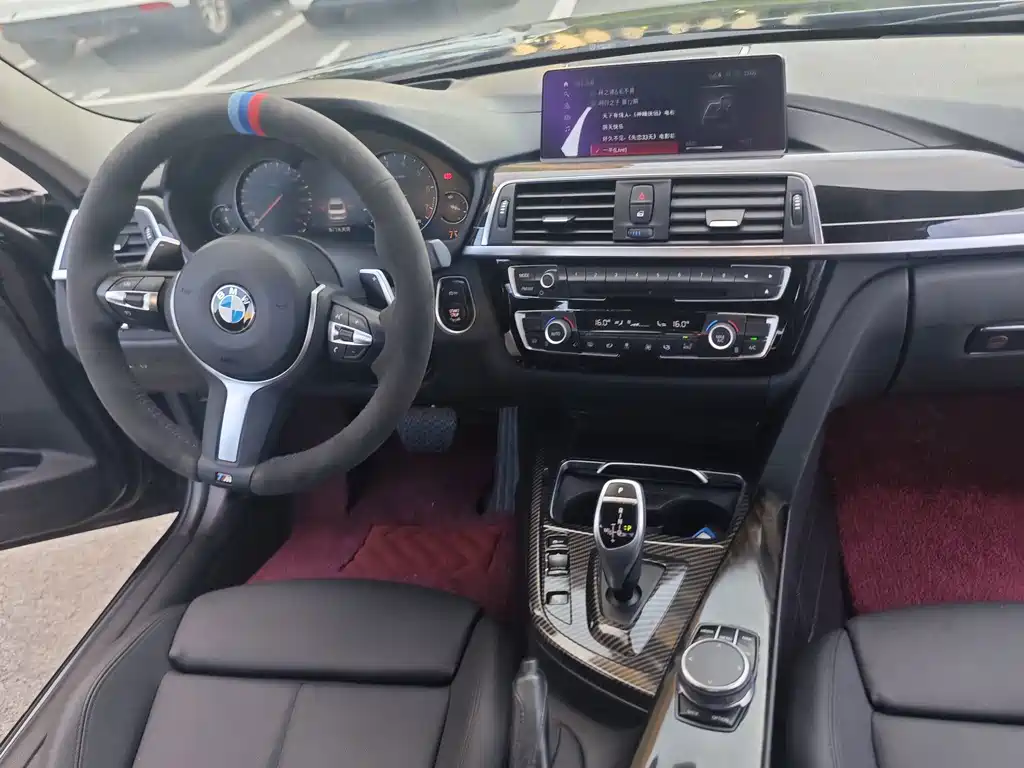 BMW 3 Series 2019 — фото 12