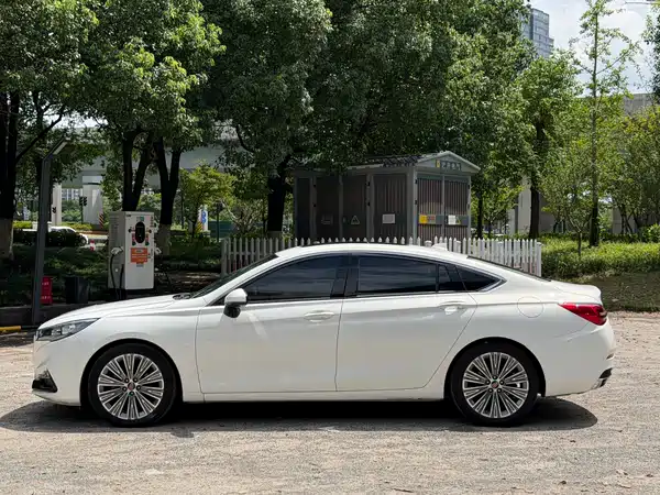Hongqi H5 2021