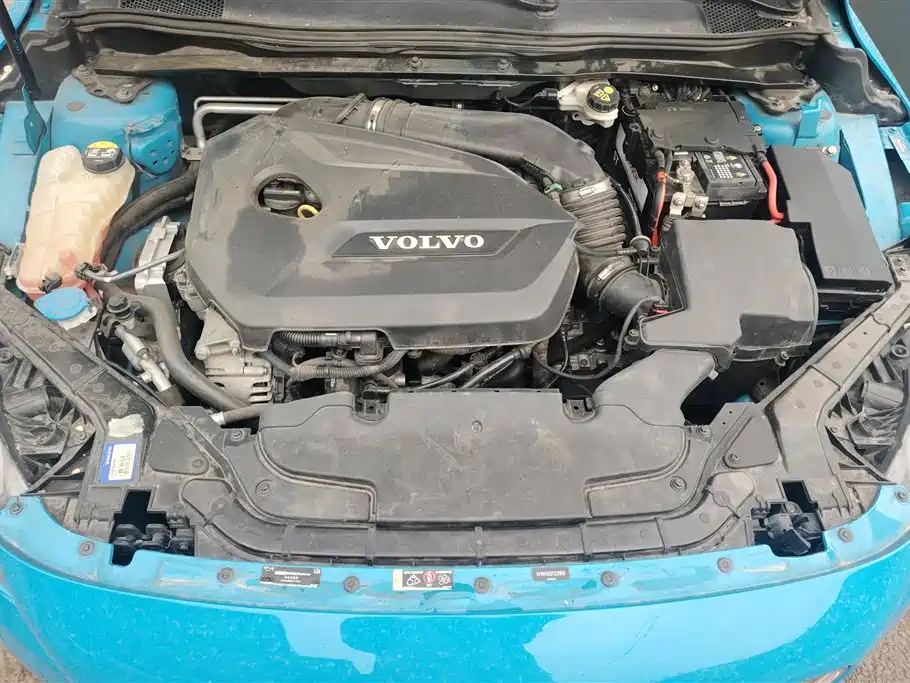 Volvo V40 2015 — фото 10