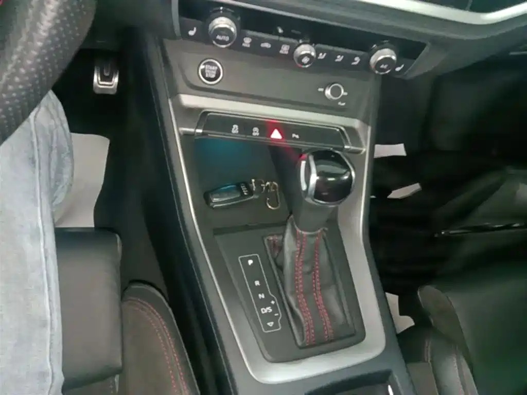 Audi Q3 Sportback 2023 — фото 14