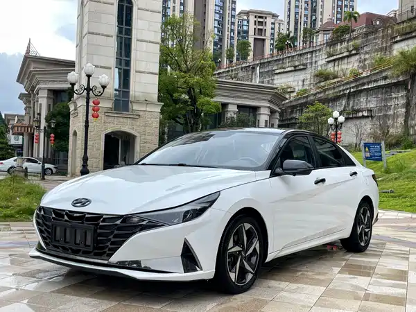 Hyundai Elantra 2023