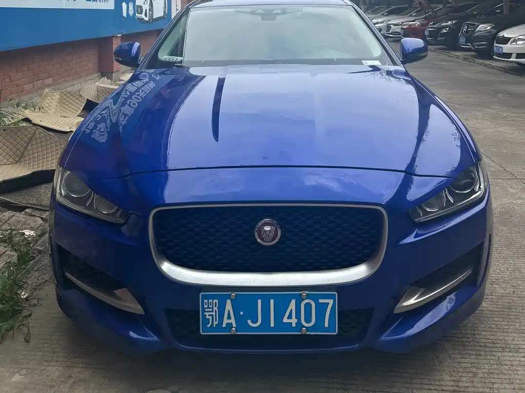 Jaguar XE 2017 — фото 2