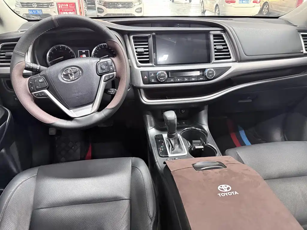Toyota Highlander 2021 — фото 13