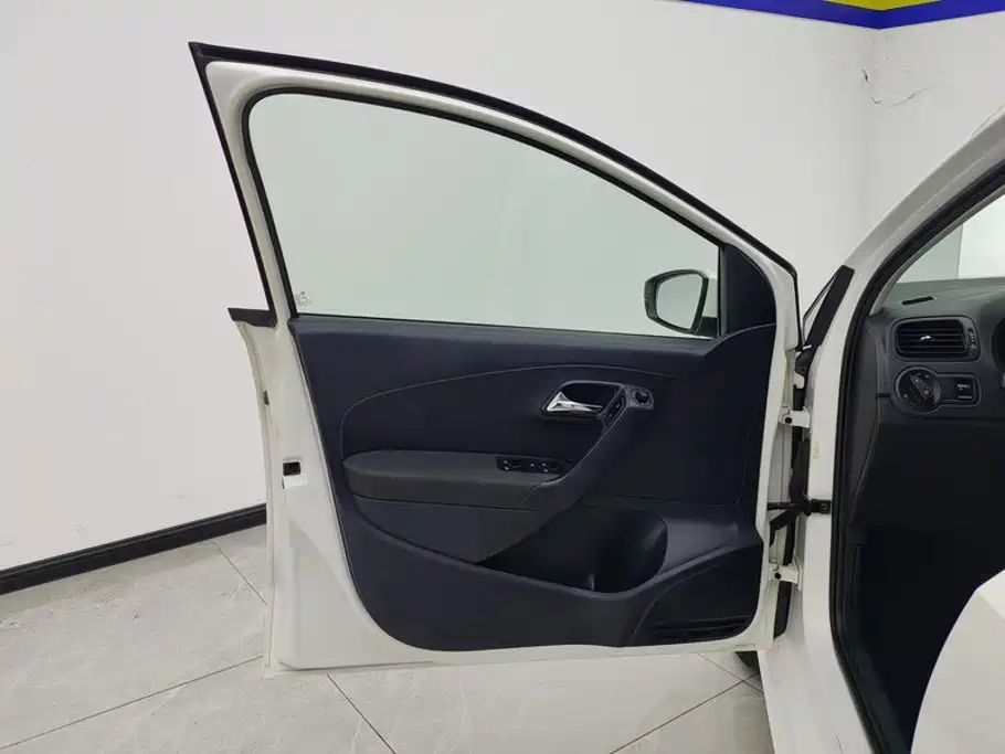Volkswagen Polo 2015