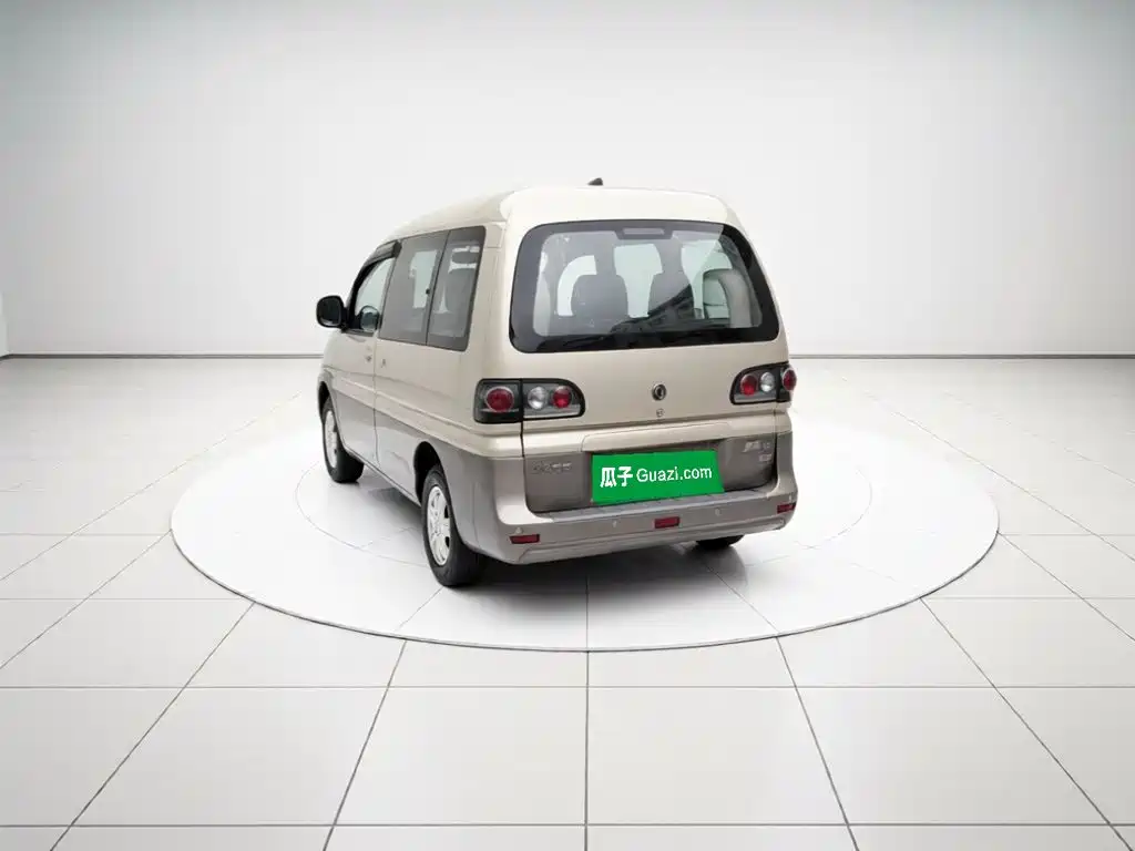Dongfeng Lingzhi 2015
