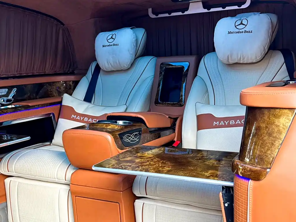 Mercedes-Benz V-Class 2024 — фото 15