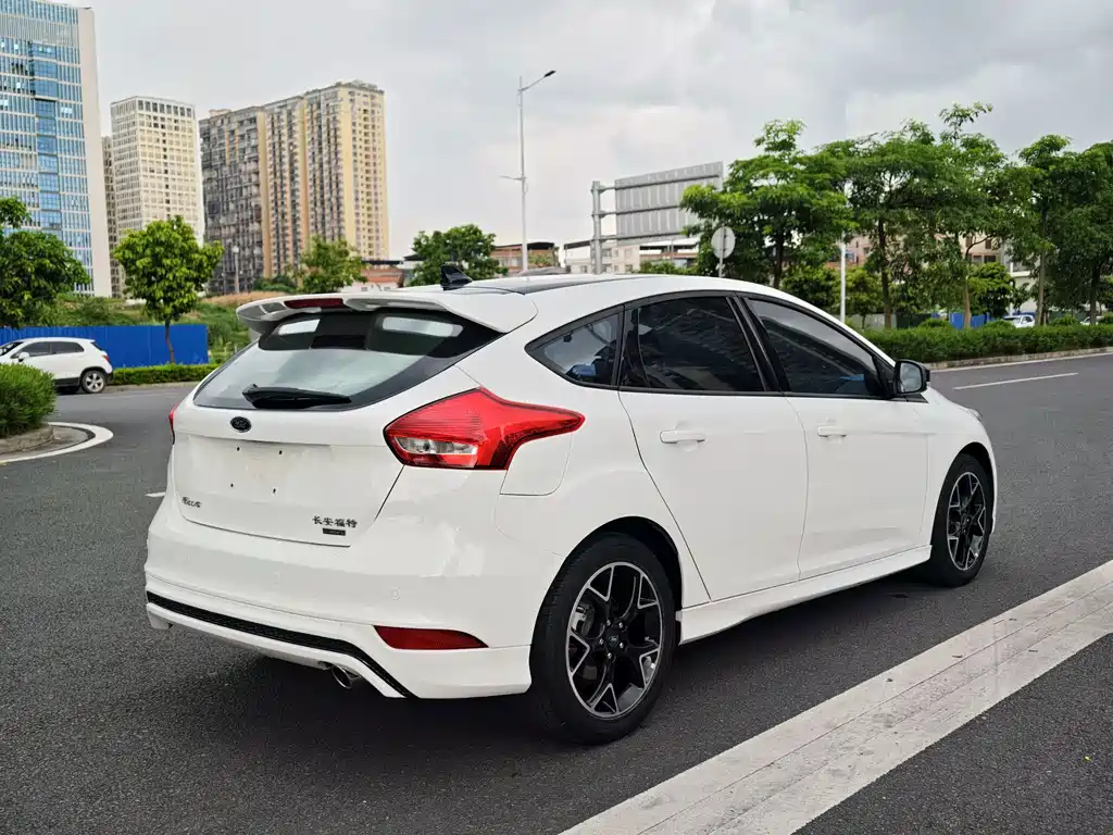 Ford Focus 2017 — фото 7