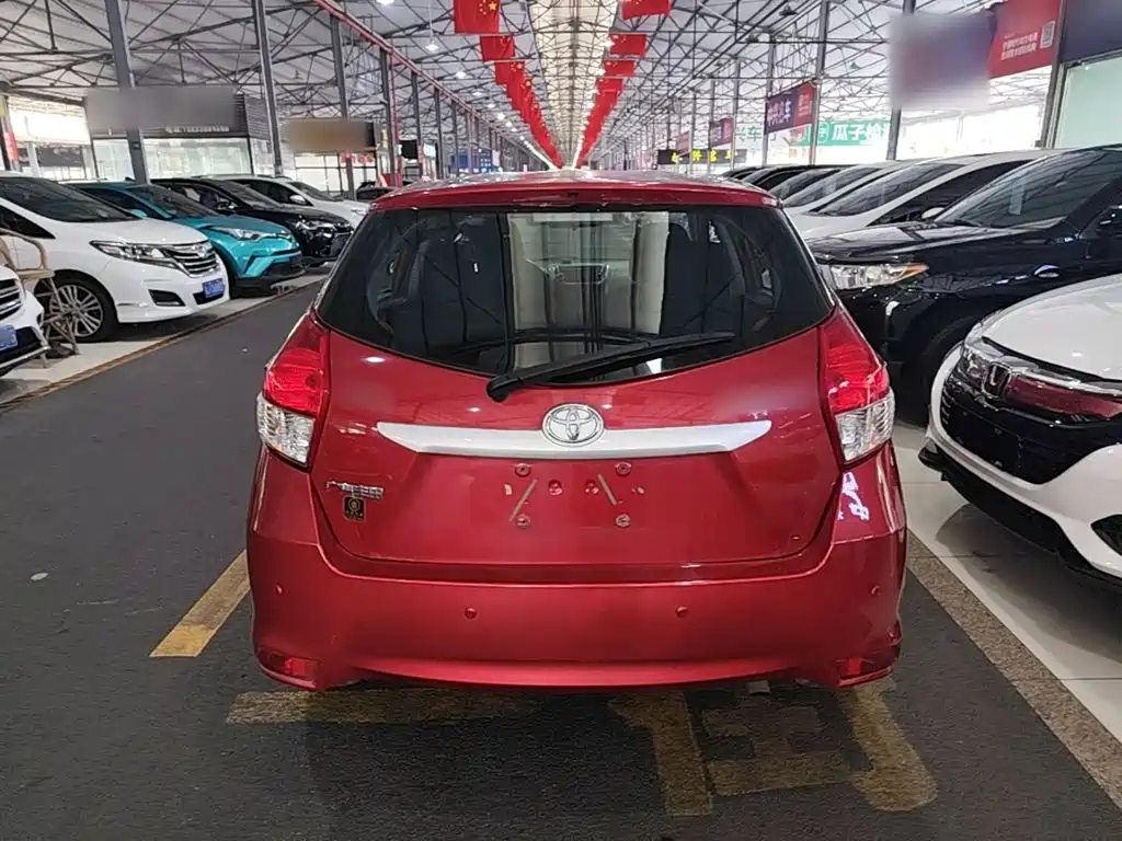 Toyota Yaris L 2016 — фото 6