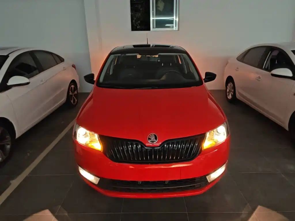 Skoda Rapid Spaceback 2017 — фото 3