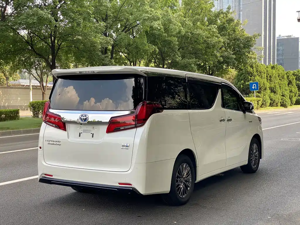 Toyota Alphard 2019 — фото 4