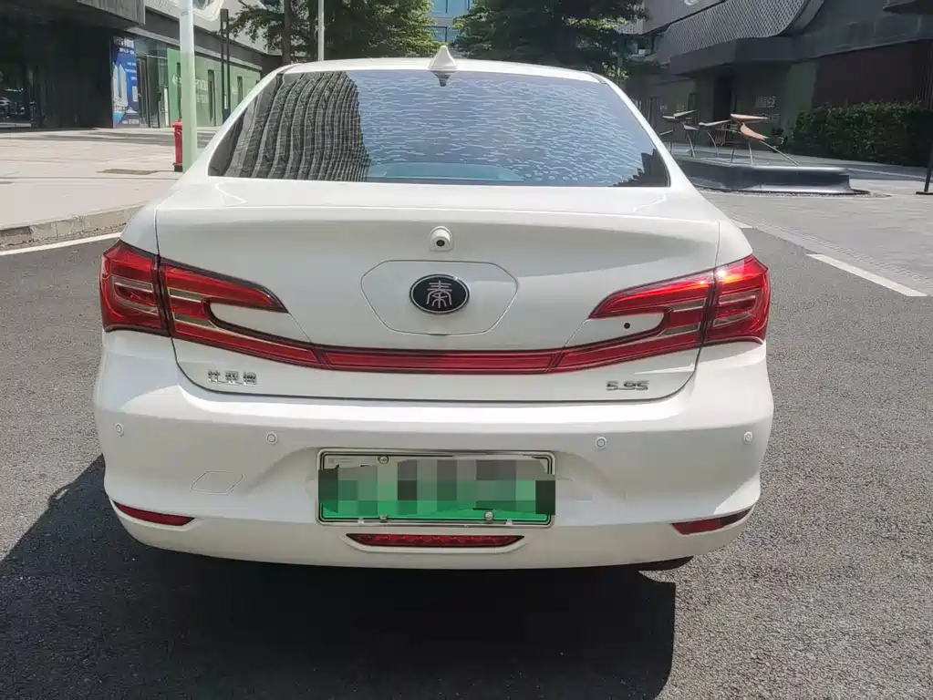 BYD Qin NEV 2018 — фото 11
